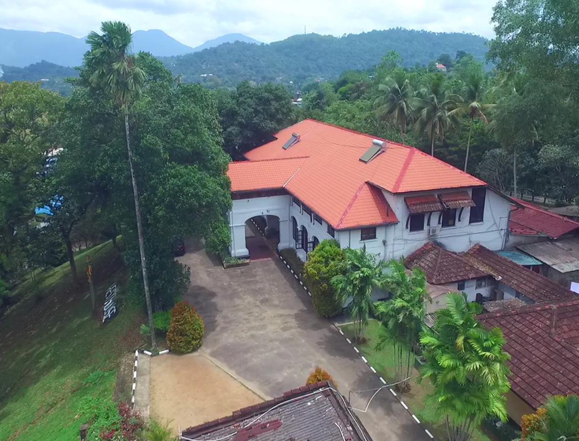 Ratnapura Rest House Hotel Exterior photo